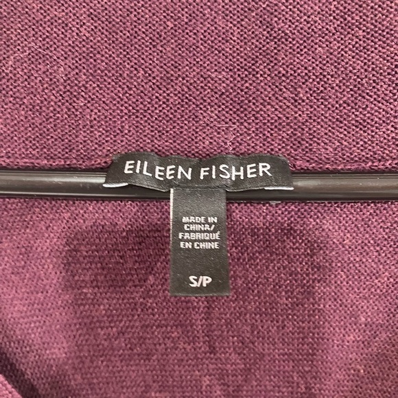 Eileen Fisher S Lightweight Tencel Silk Purple V-
Neck Pullover Sweater Sz S - Picture 8 of 9